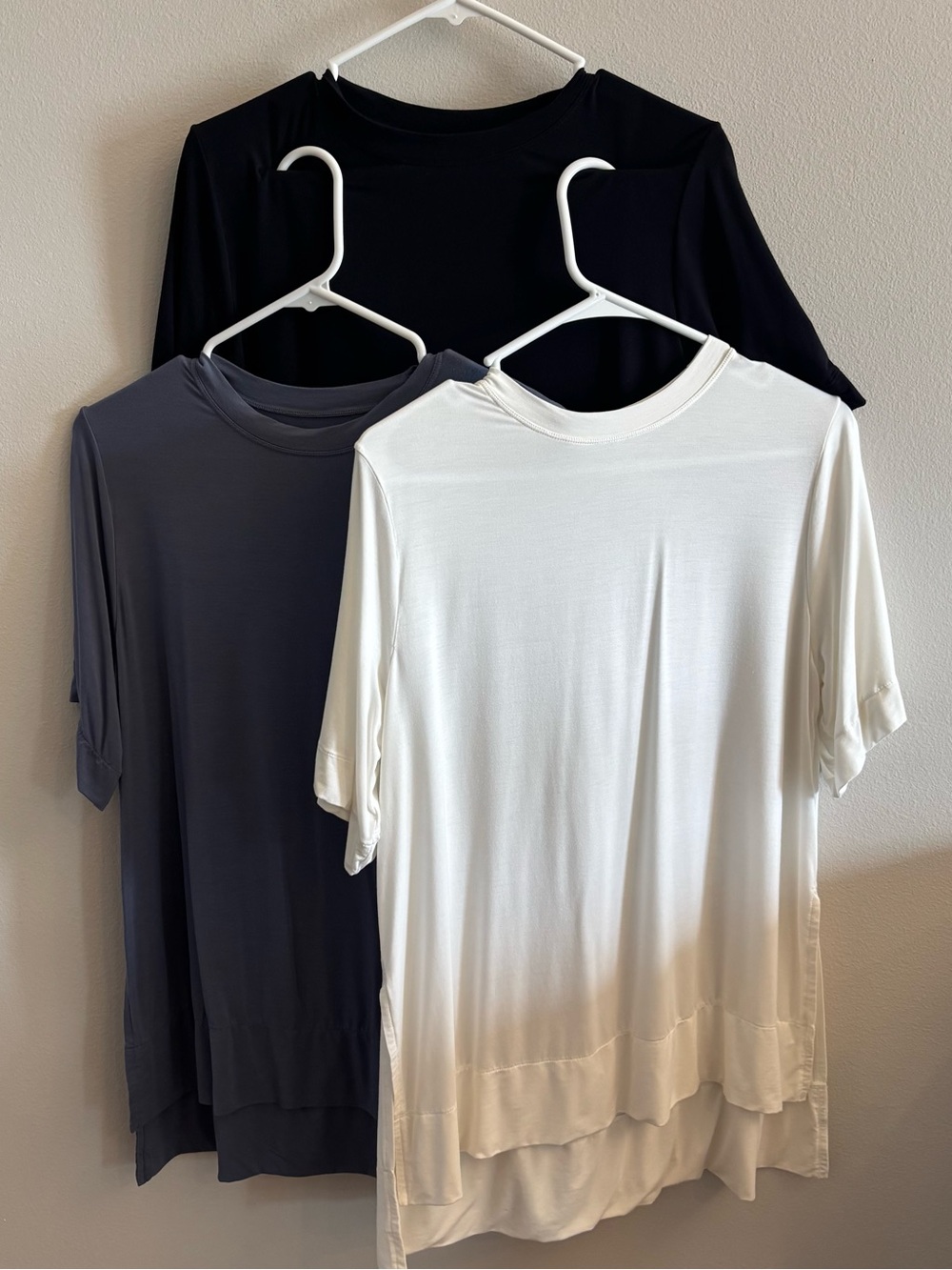 ADAY Short Sleeve Essentialists Tunic Lot of Three t-shirts size Medium